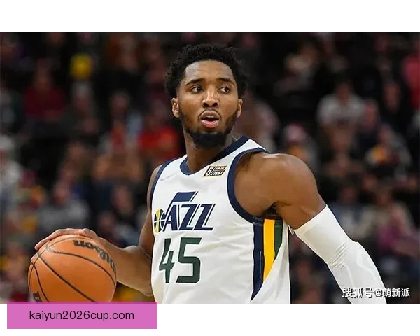 古德温倒地拼抢遭卡尔克布伦纳压伤 伤后返回更衣室接受治疗